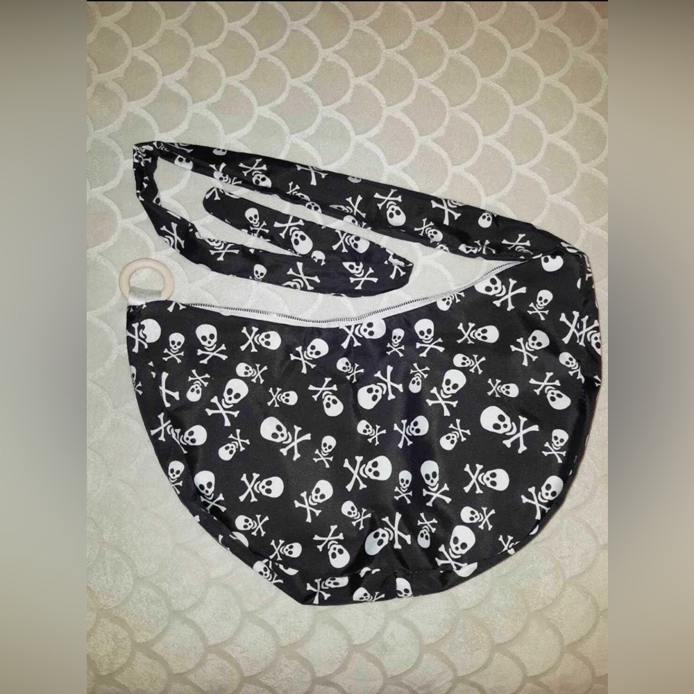BNW/OT beautiful black and white skull shoulder bag Crossbody bag with zipper - Picture 2 of 4